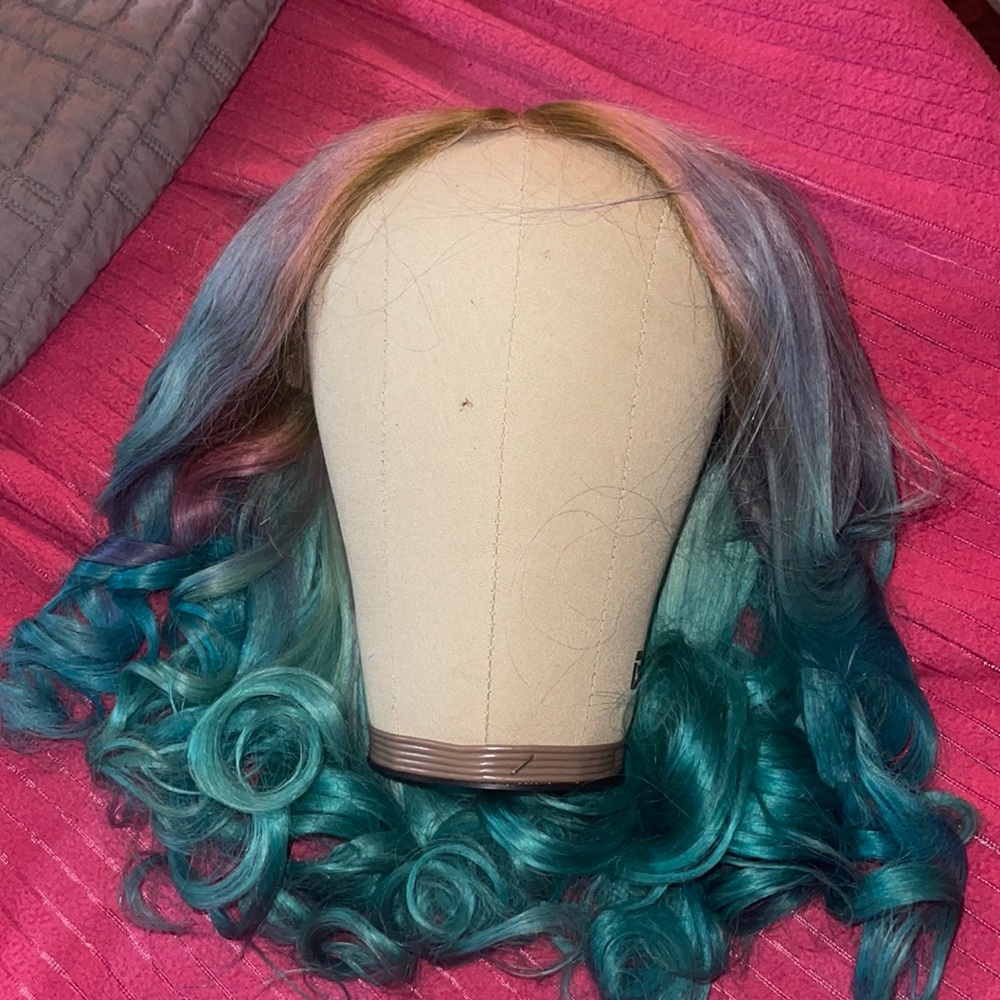 Unicorn Wig - Picture 3 of 13